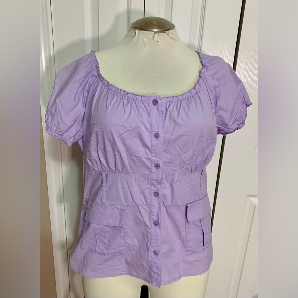 Lavender button up shirt with puff sleeves and ruffled scoop.  #Rapunzel sz L